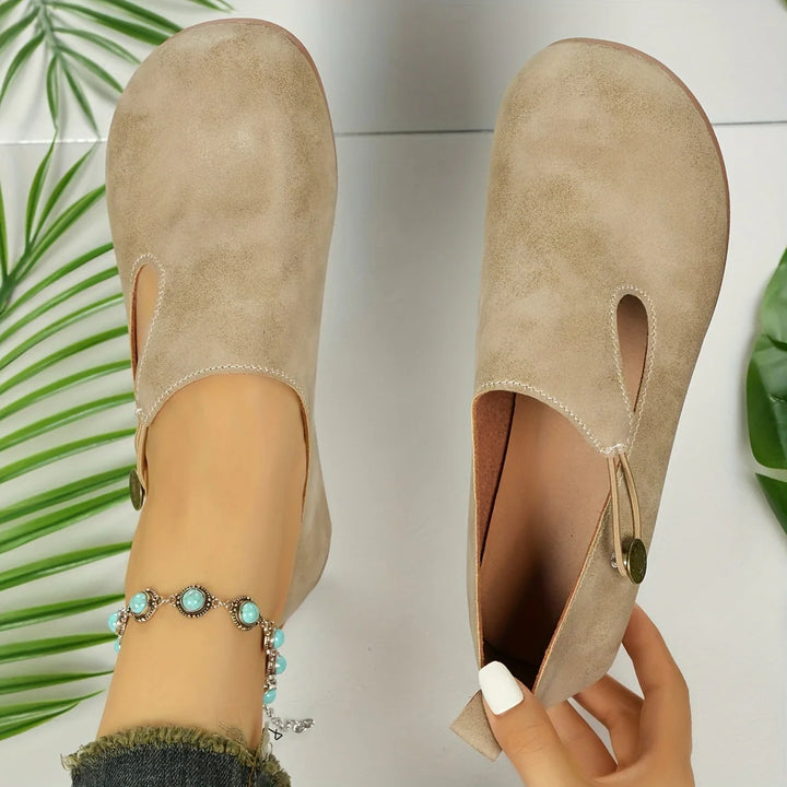 LYVIA Style | The Essence